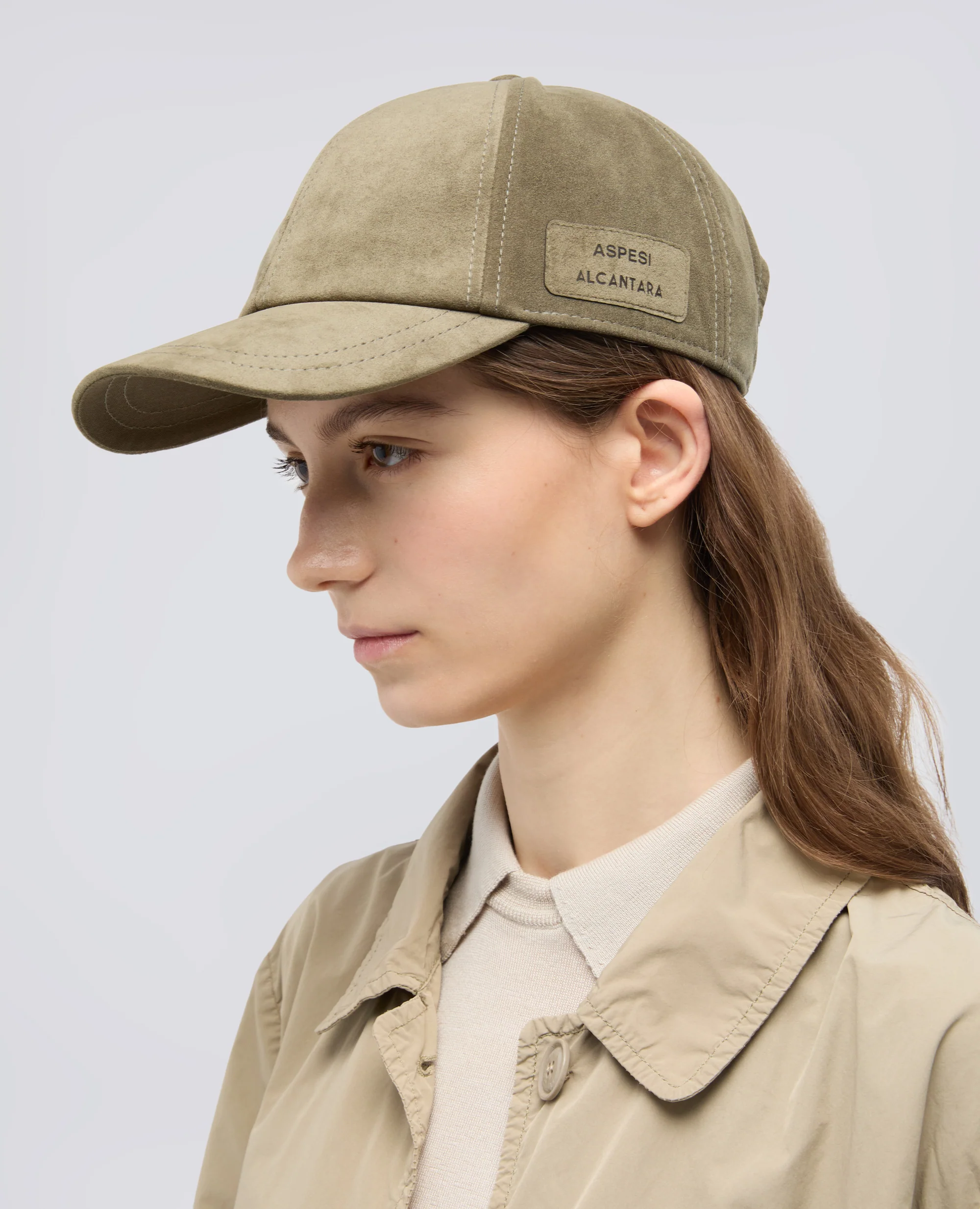 CAPPELLO IN ALCANTARA® CON VISIERA - OLIVA - Image 4