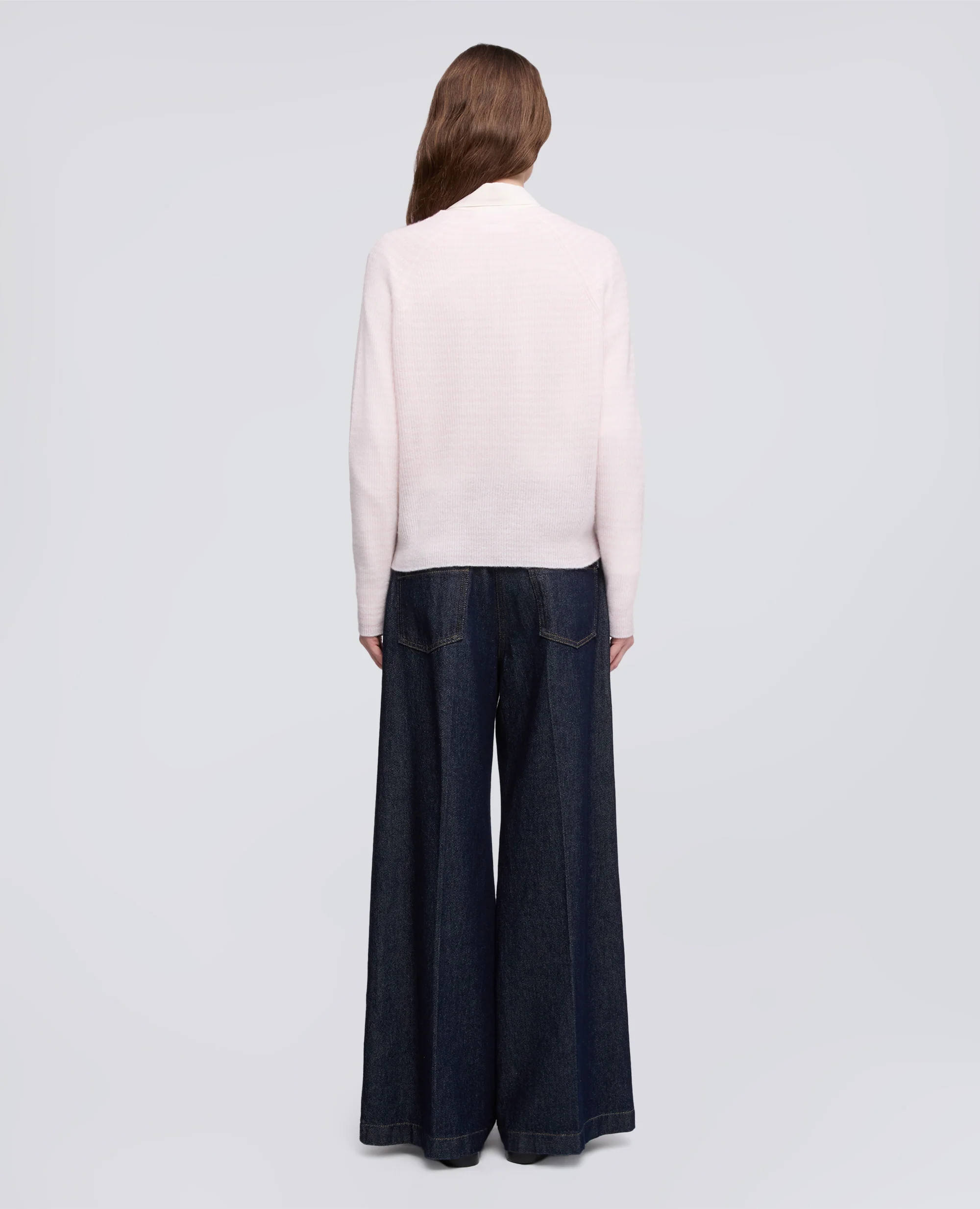 MAGLIA CON SCOLLO A "V" IN PURO CASHMERE - RIGA ROSA - Image 3