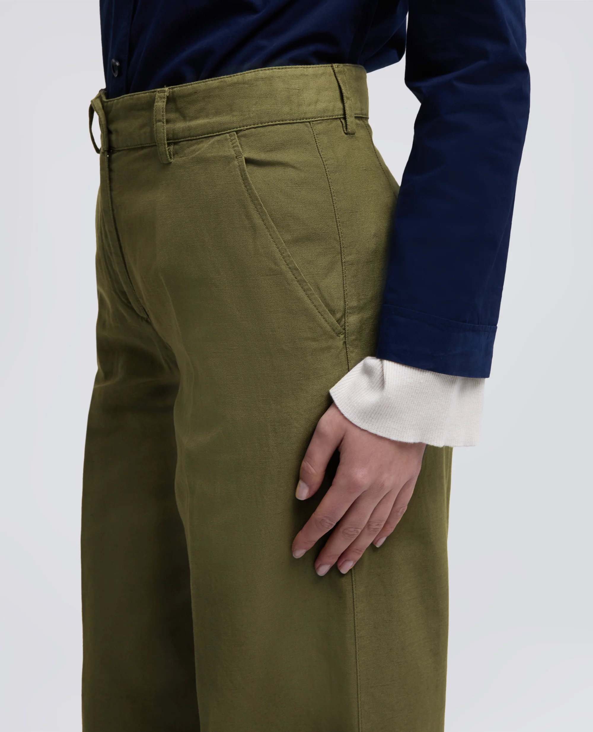 PANTALONE IN GABARDINA COTONE E LINO TINTO CAPO - MILITARE - Image 4